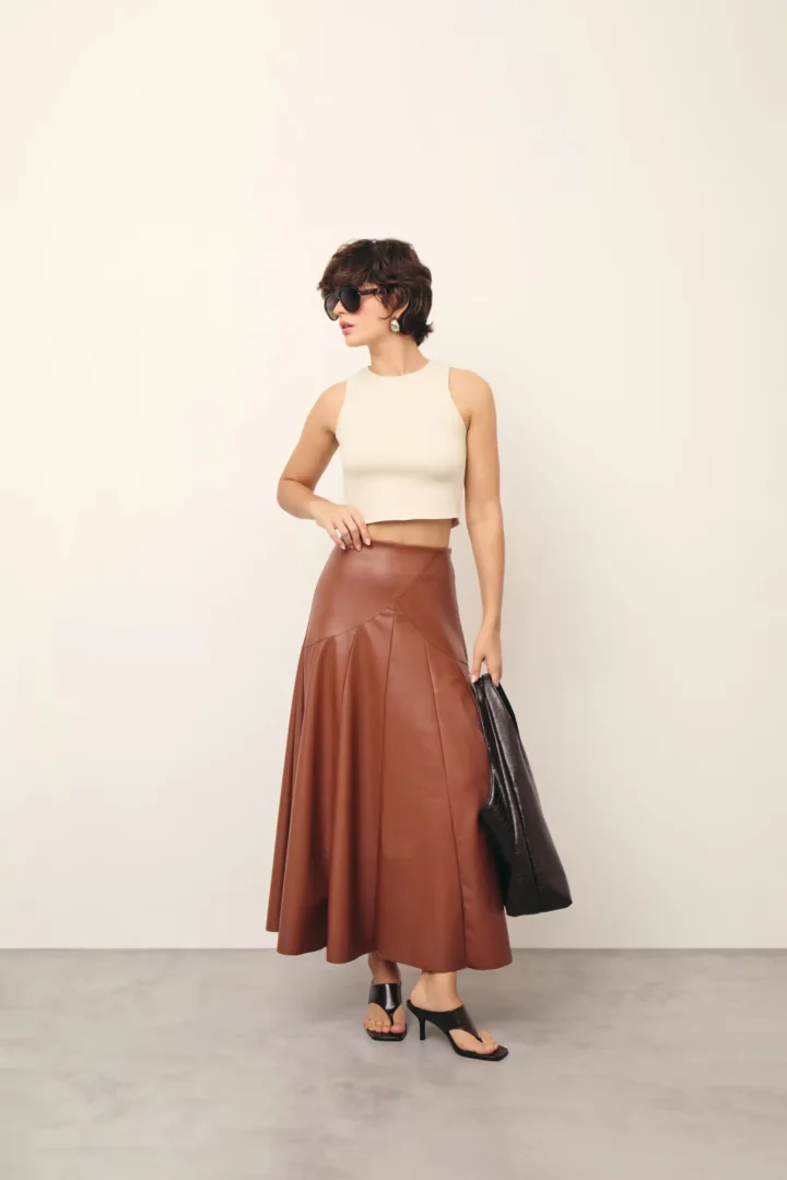 Saia Evasê Couro