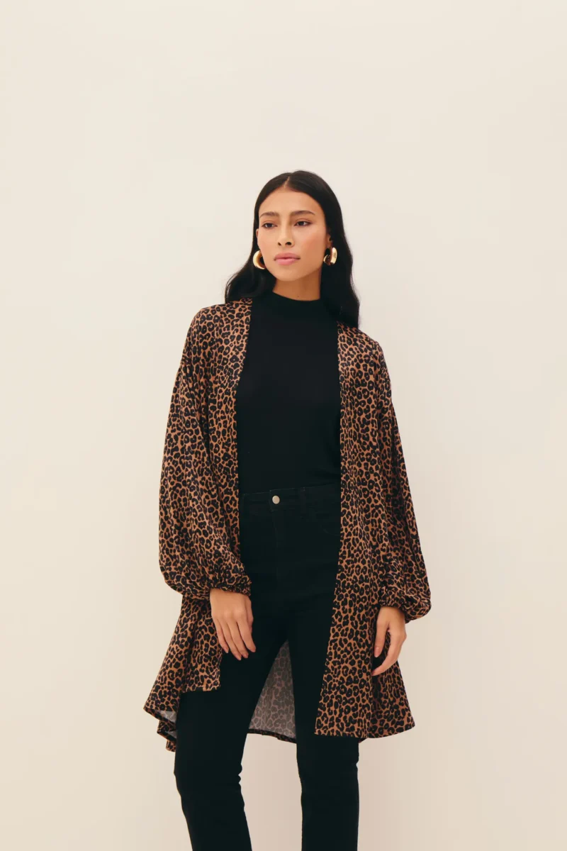 Alternative view of Kimono Cetim Onça