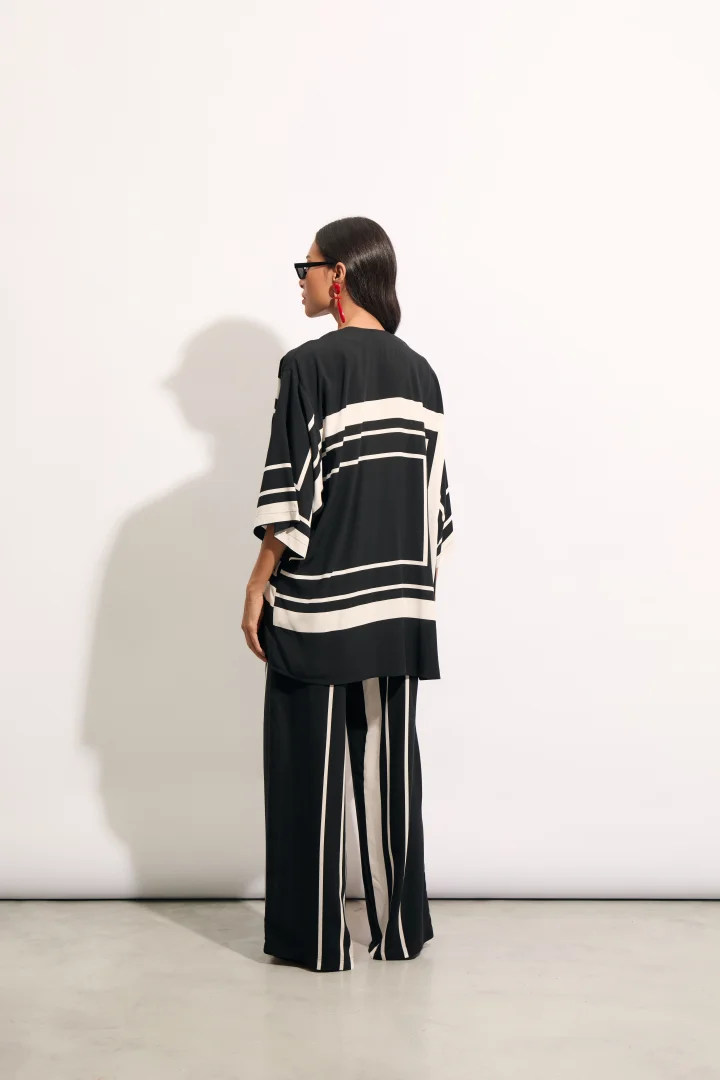 Alternative view of Kimono Listras