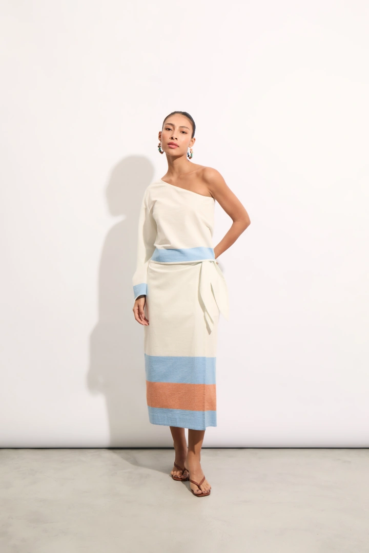 Alternative view of Blusa Listras